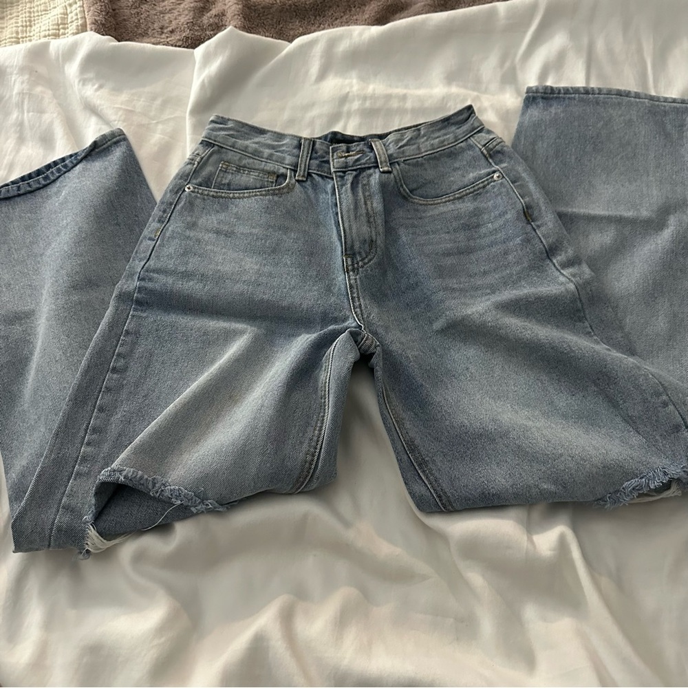Light Wash Destroyed Jeans